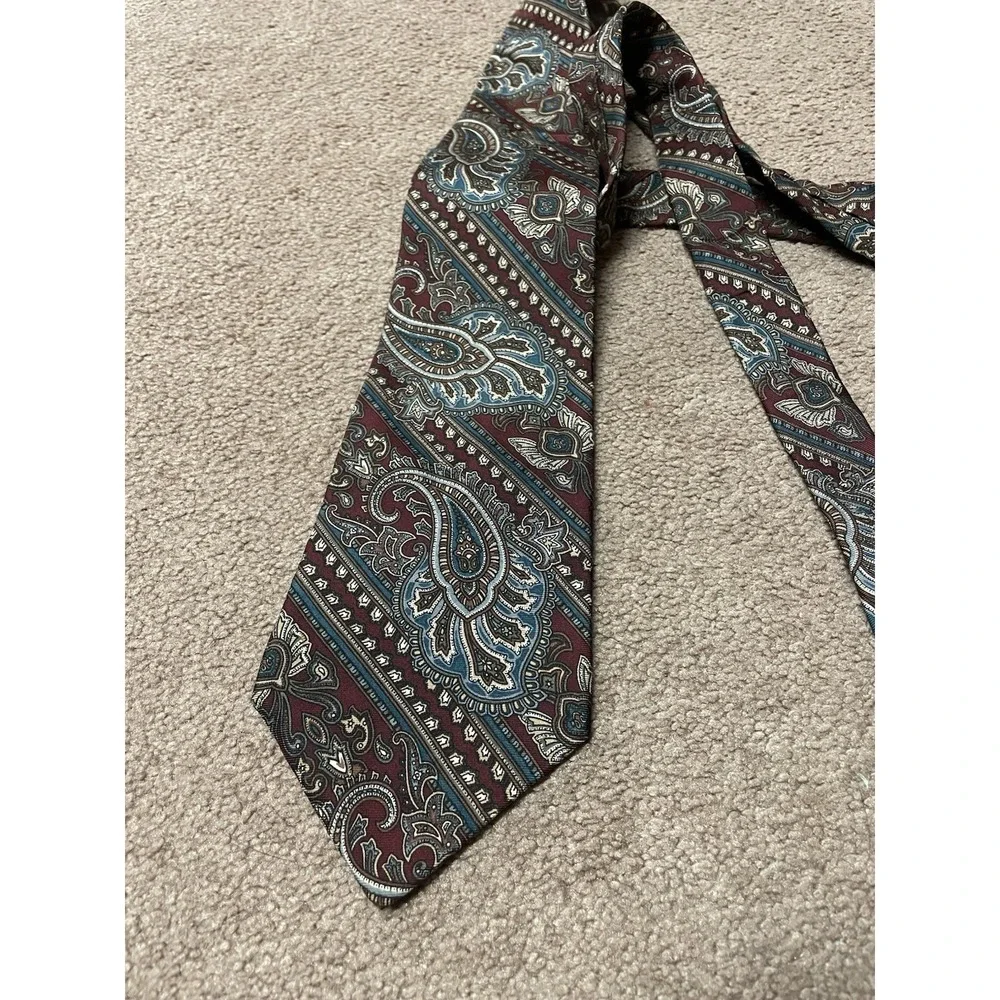 Vintage Stafford Silk Paisley Tie Mens‎ Burgundy Blue Gold 4